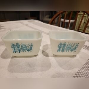 Pair of vintage Pyrex Amish Butterprint refrigerator dishes without lids